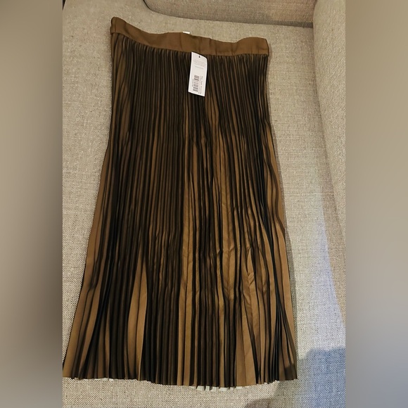 New Amour Vert Blaze Pleated Skirt in Bronzed Olive - size MED. org $180 - Picture 4 of 6